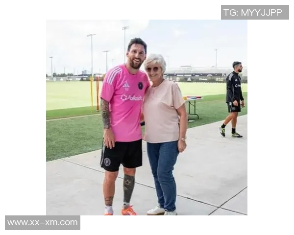 梅西缺席训练引发关注贝克汉姆亲临现场观摩迈阿密国际训练课