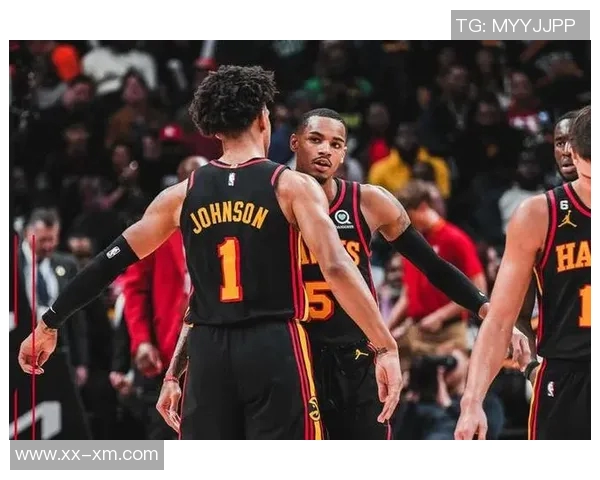 凯莱布乐福与库克联手发威49分助力球队逆转胜利